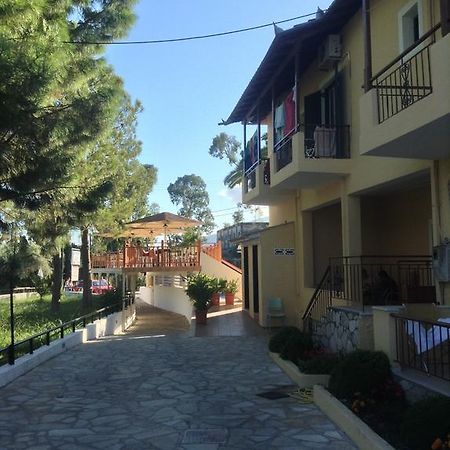 Michalis Place Apartments Vasilikí Buitenkant foto