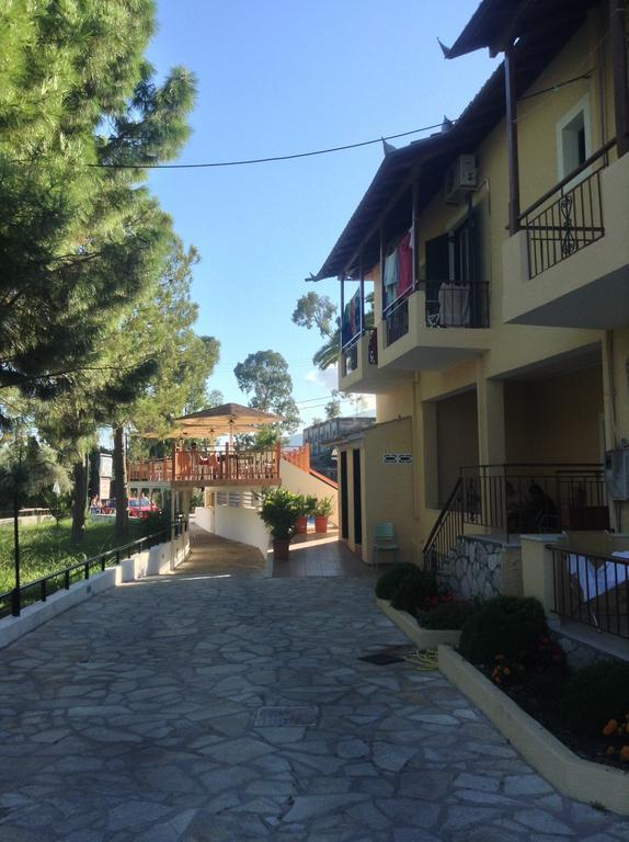 Michalis Place Apartments Vasilikí Buitenkant foto